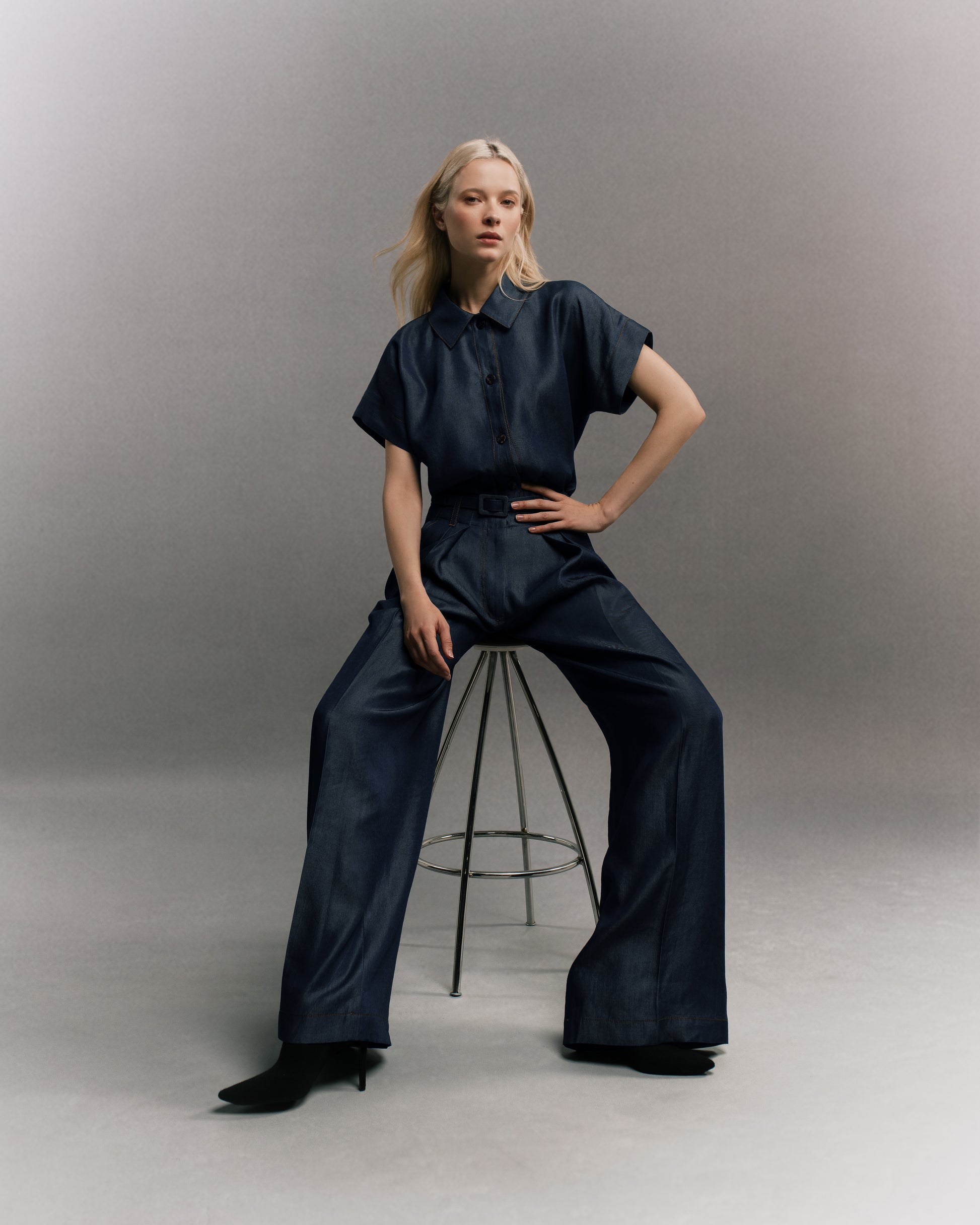 Loose Wide Pleated Pant (Denim Look) Close Up