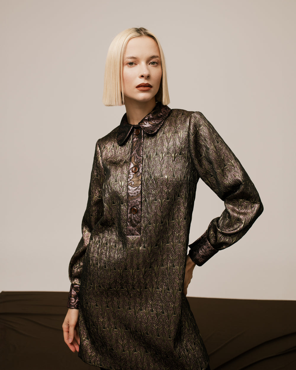 Vestido corto de corte recto