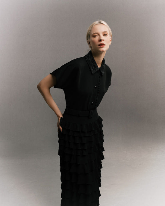 Boxy Fit Blouse Black Close Up