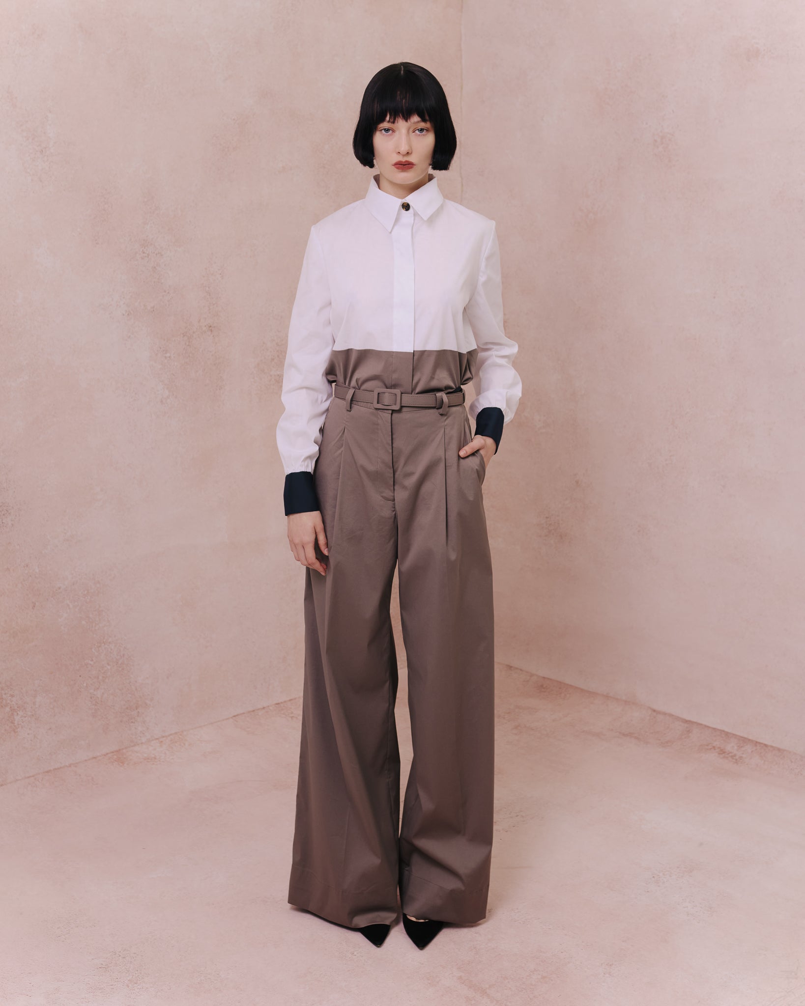 Model wears the Amelia Toro Two-Tone Tailored Shirt in white/tabaco, front view